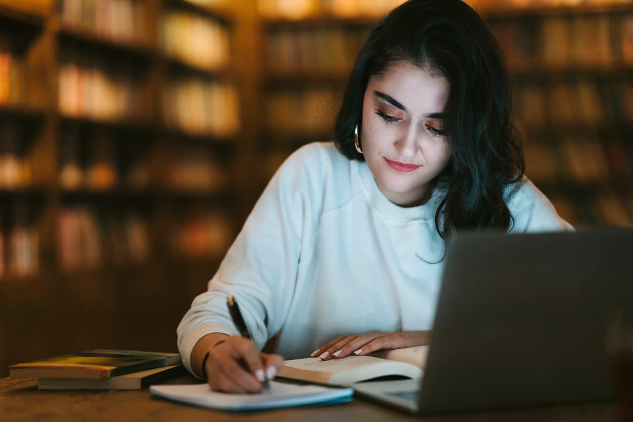 Student Studies for MCAT